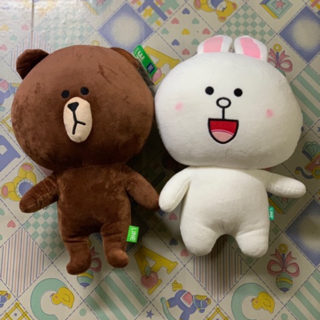 Gấu bông brown và gấu bông thỏ cony