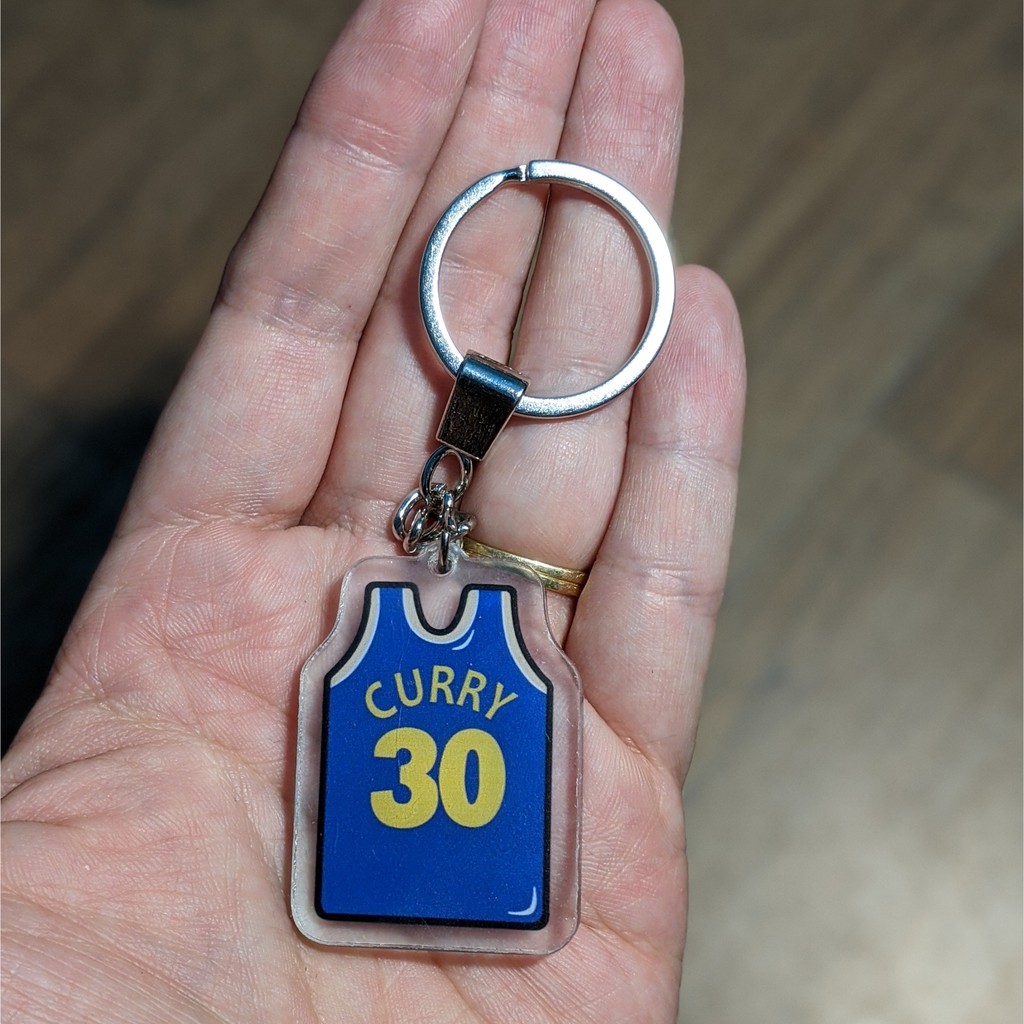 Móc đeo chìa khóa áo thi đấu các ngôi sao NBA ( 4.7 x 3.3 cm)