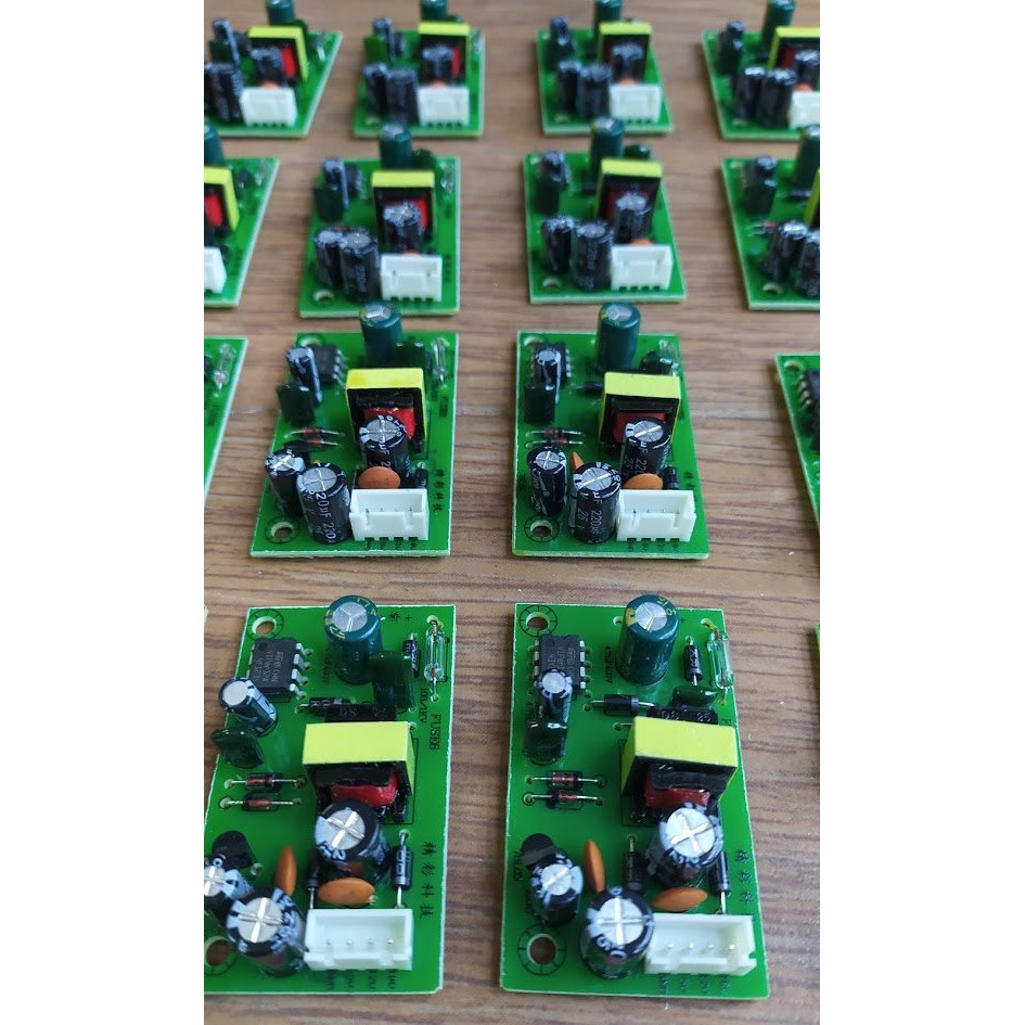 Nguồn xung đa năng 3 đầu ra 5V 12V 18V