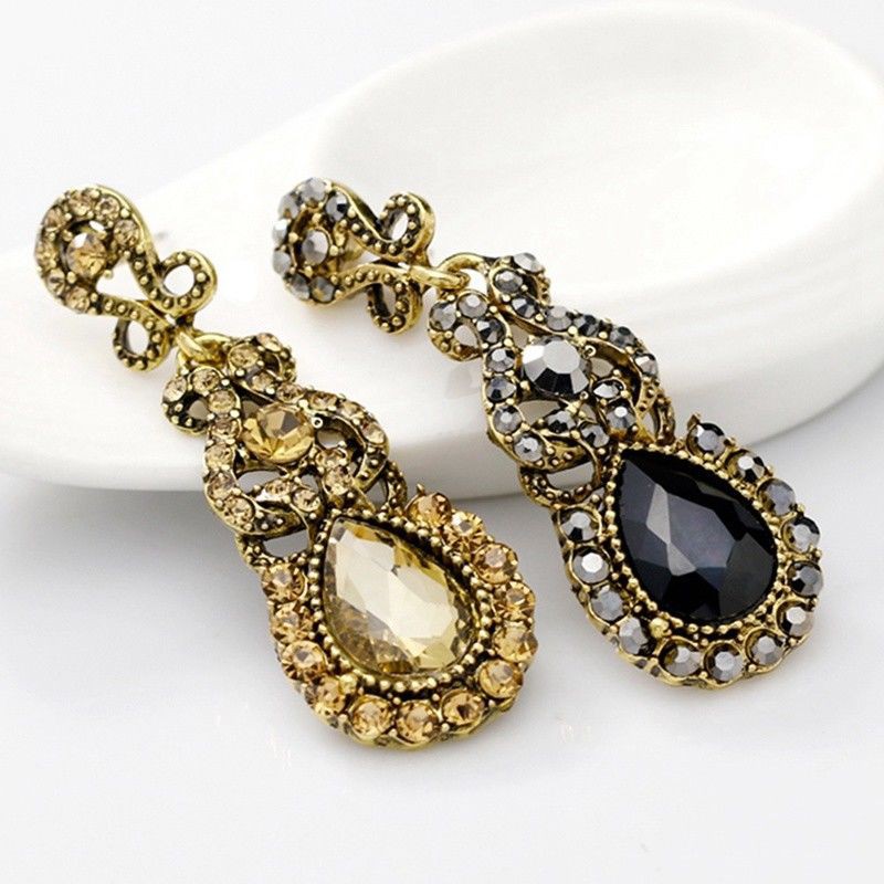 Khuyên tai nữ sang trọng thời trang