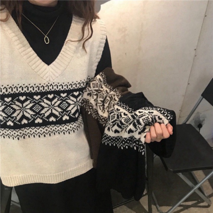 Áo Len Gile Nữ GUMAX, Áo Gile Nữ Hàn Quốc Cổ Chữ V Form Rộng Họa Tiết Cá Tính | BigBuy360 - bigbuy360.vn