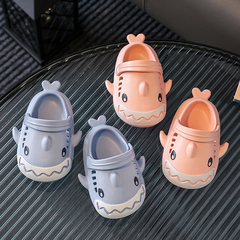 Đôi dép cá mập dễ thương cho trẻ em Dép Sandal Đế Mềm Chống Trượt Hình Cá Mập Ttc397 Cho Bé 1-3 Tuổi