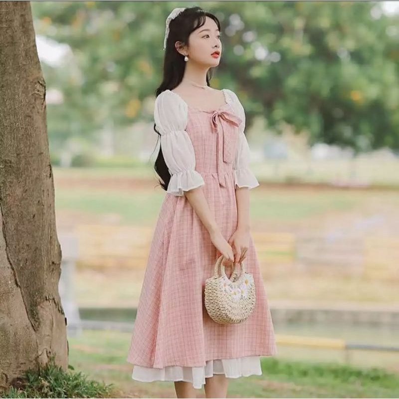 Đầm cổ vuông tay phồng nhẹ nhàng thơ mộng kiểu Pháp