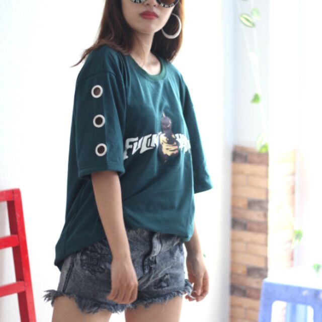 Áo thun xanh phối khoen