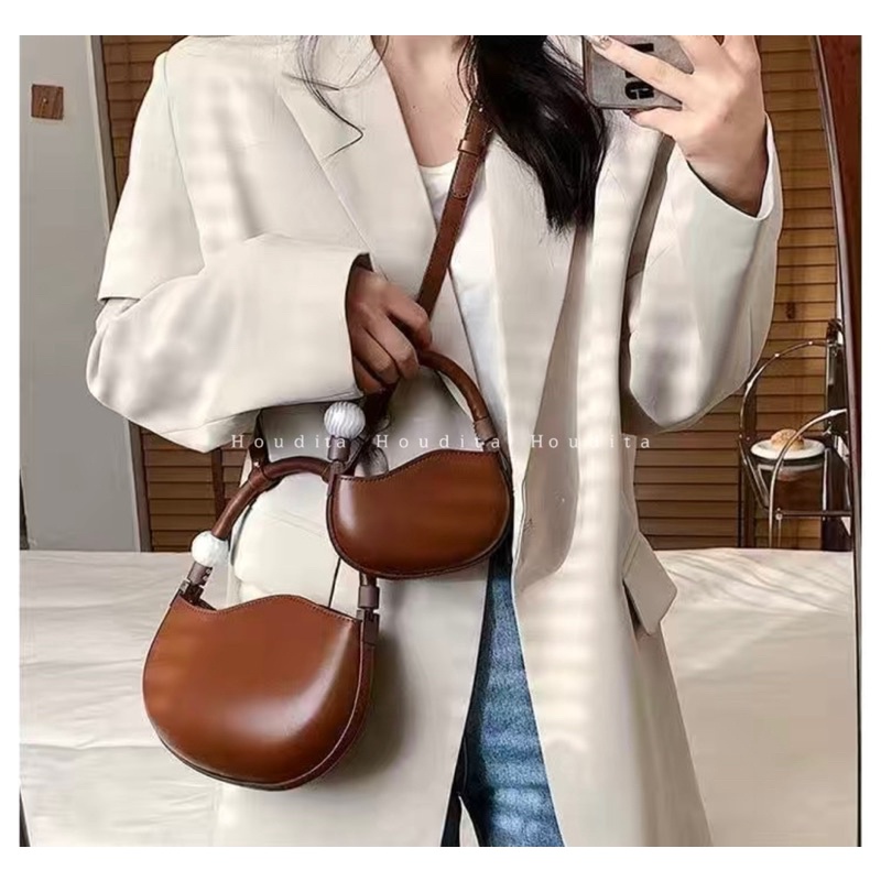Túi xách bán nguyệt tay nắm form cứng sang trọng - HOUDITA - STXCTK040