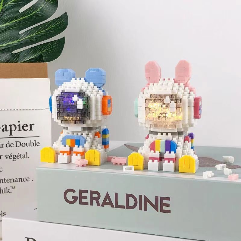 Logo Lắp Ráp Lego Phát Sáng Hình Phi Hành Gia Anne Andy Làm Quà Tặng Trang Trí