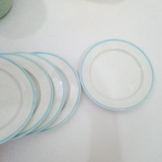 Dĩa sứ Ikea trắng viền xanh