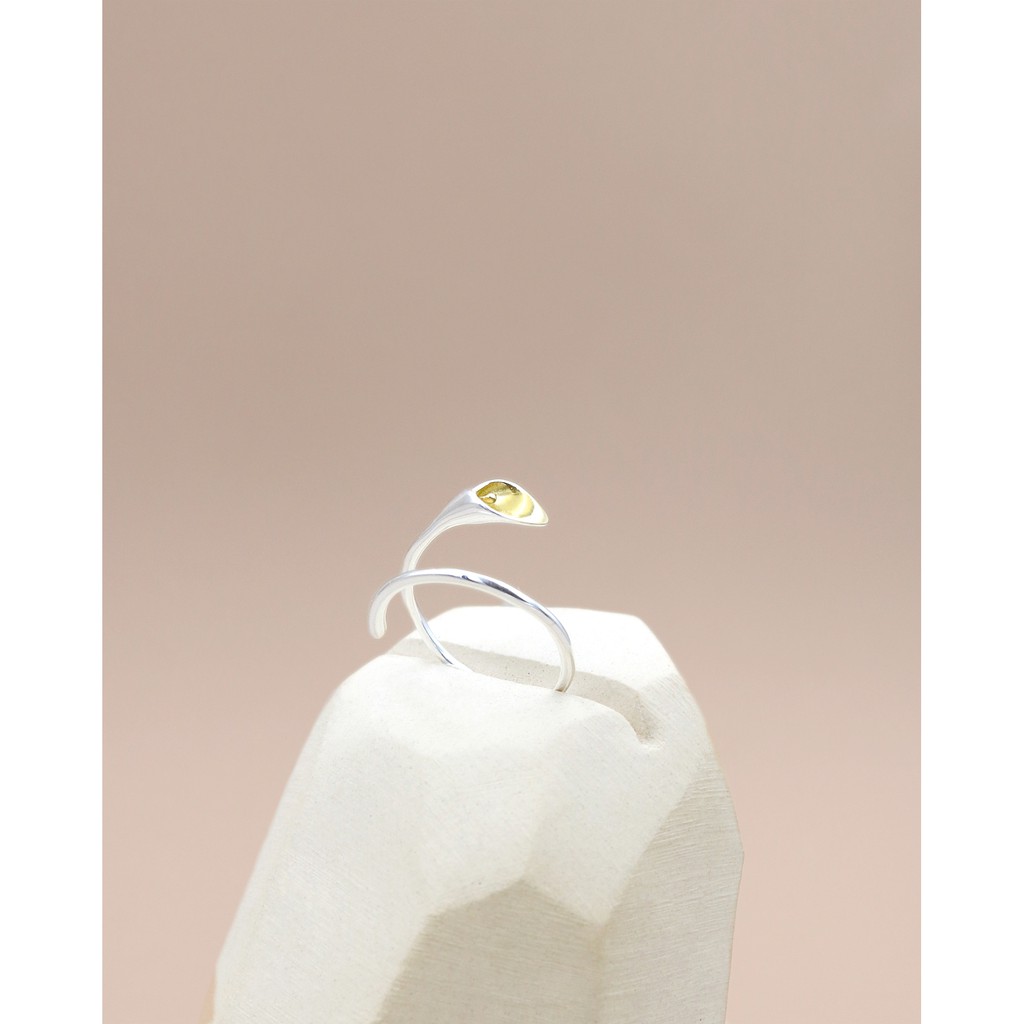 ODJECTS Outlet - Wild Lily Ring ( 925 Silver)