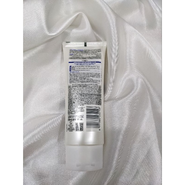 Sữa rửa mặt làm sạch và sáng da Aura Perfect L'Oreal