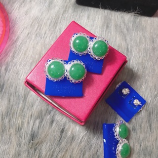 Bông tai cho người lớn tuổi