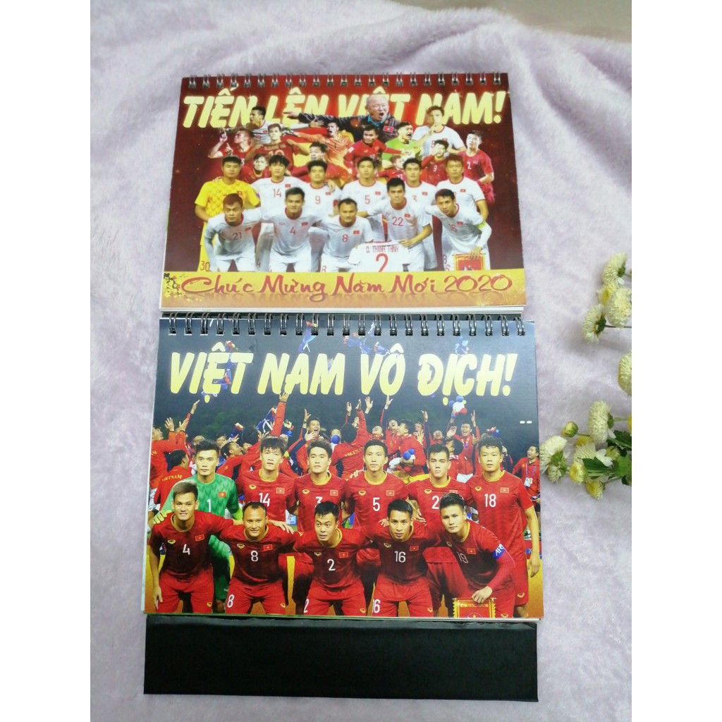 Lịch để bàn tuyển Việt Nam