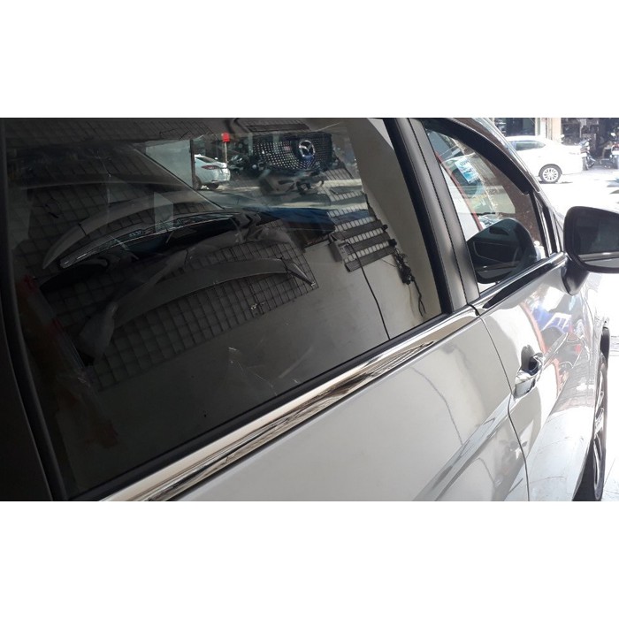 Bộ Ốp, Nẹp viền cong, chân kính Mitsubishi Xpander