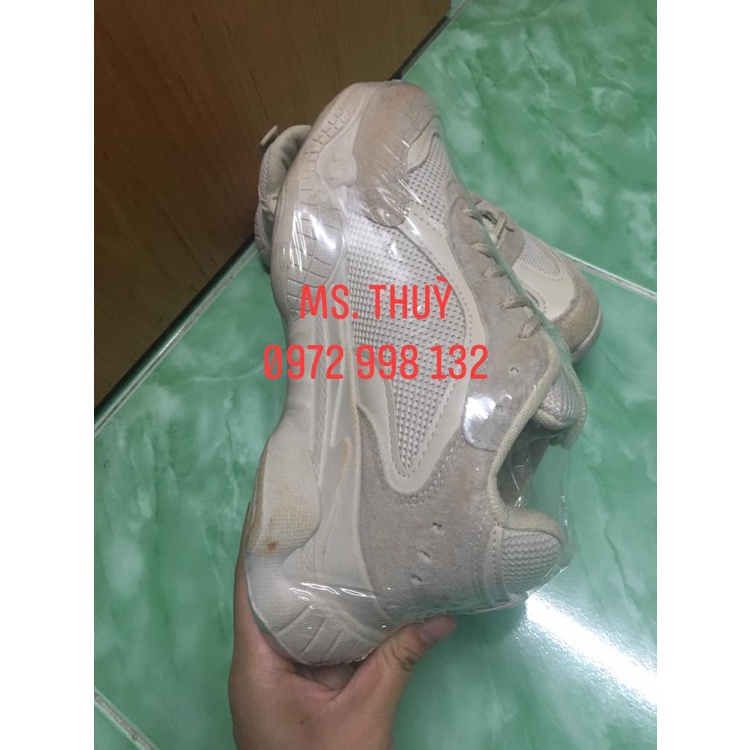 Màng co bọc giày siêu tiện lợi