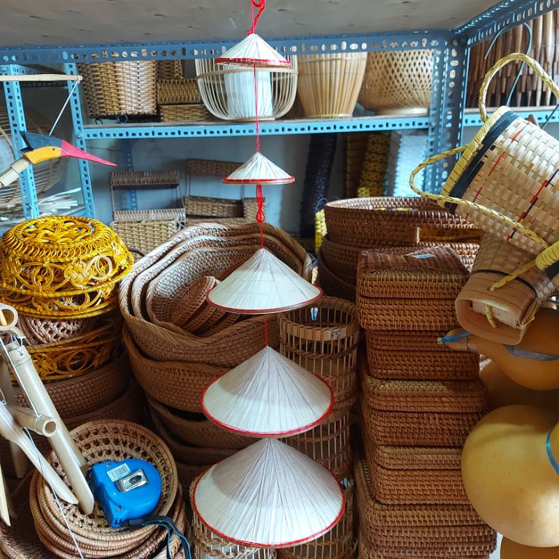 Nón lá dây  trang trí