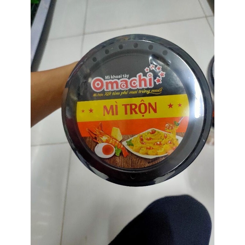 Mì trộn Omachi Xốt Tôm Phô Mai Trứng Muối 105g