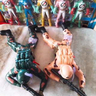 Đồ chơi người lính bò