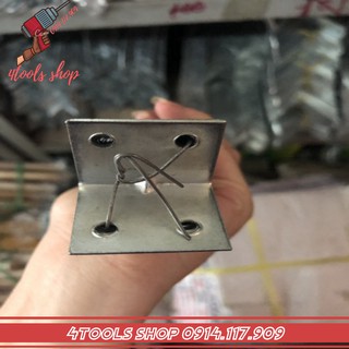 Ke góc 4 lỗ cân