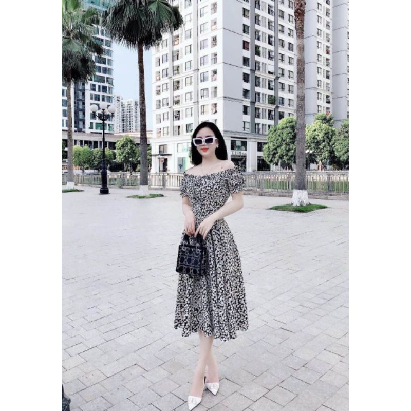 Đầm xòe trễ vai họa tiết hoa cúc nhí