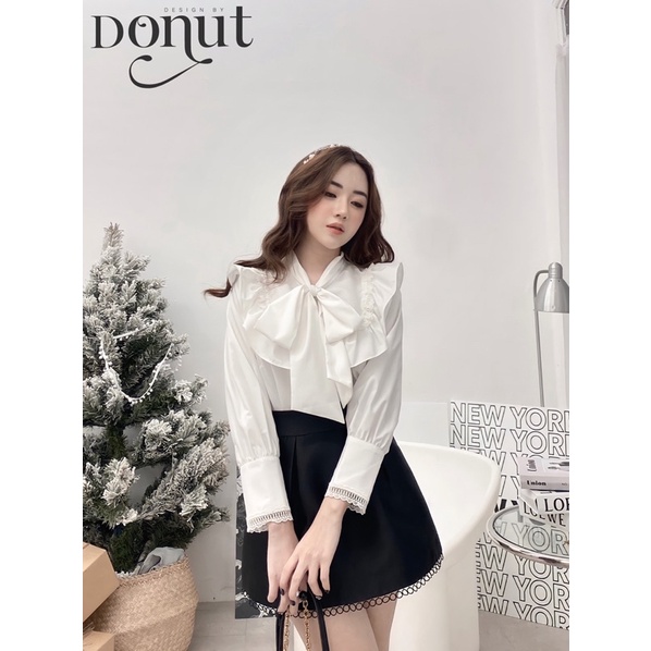 Áo trắng nơ buộc