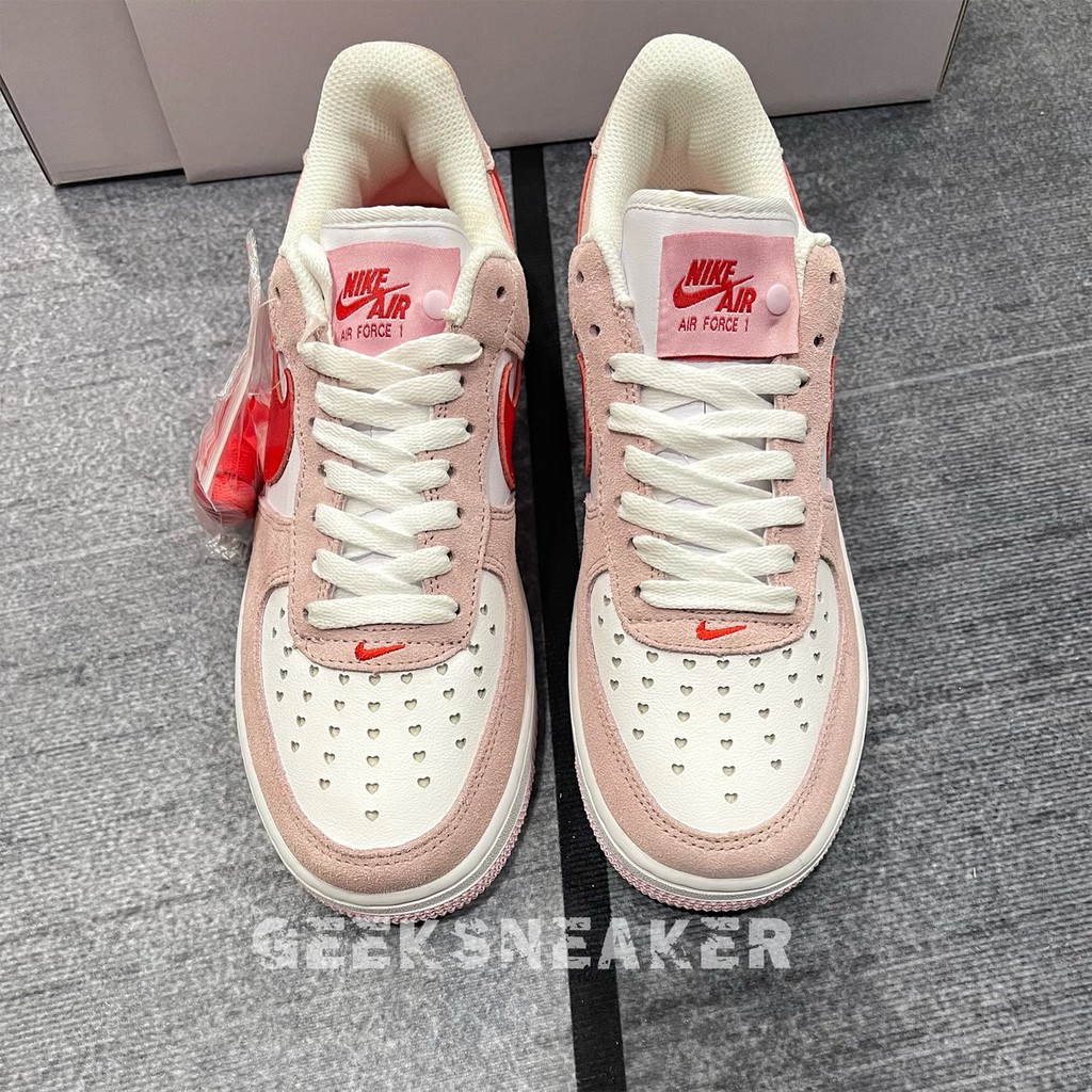 [GeekSneaker] Giày thể thao Air Force 1 - QS Valentine's Day Love Letter | BigBuy360 - bigbuy360.vn