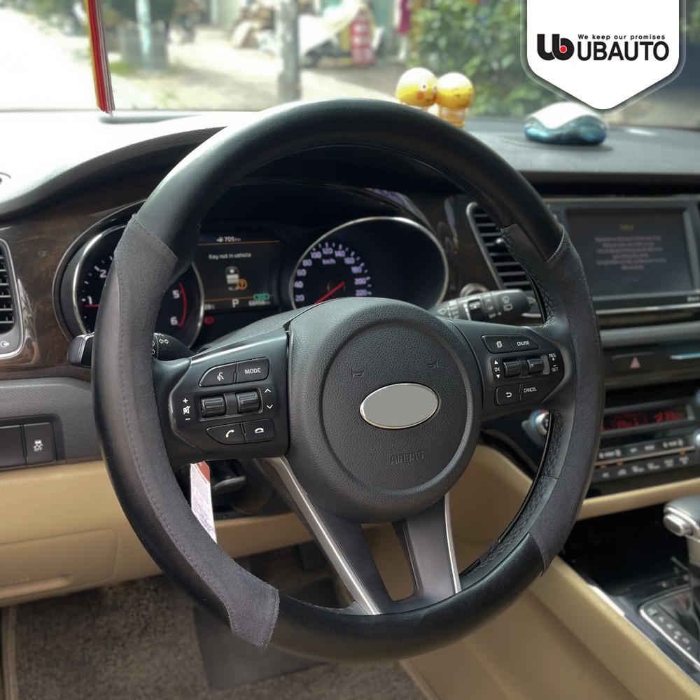 Bọc vô lăng New Banked cao cấp chính hãng UBAUTO phù hợp các dòng xe ô tô có vô lăng 36-38cm
