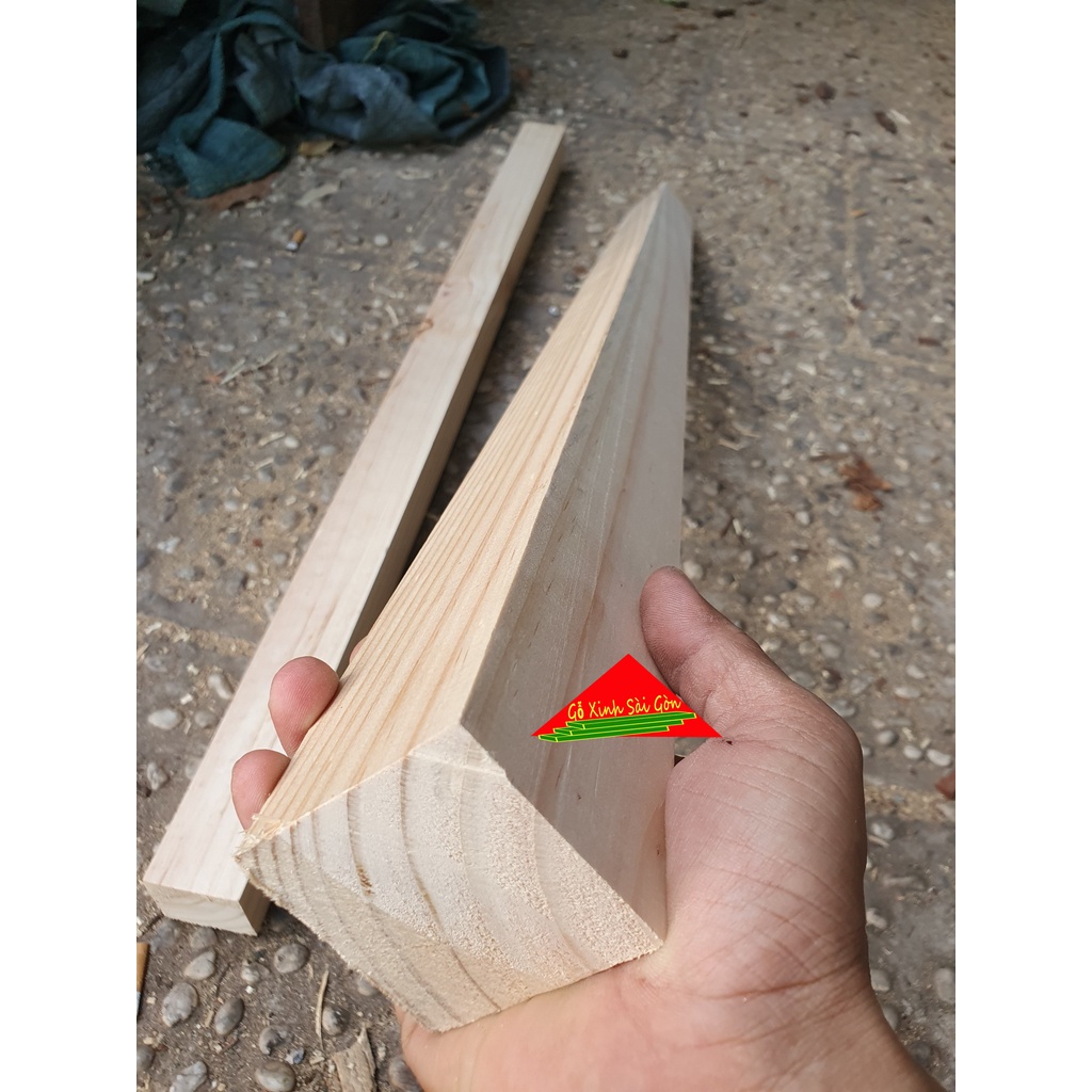 Thanh gỗ thông vuông 5x5cm,dài 80cm bào láng 4 mặt rất chắc chắn phù hợp dùng đóng bàn, ghế,khung sườn,decor...