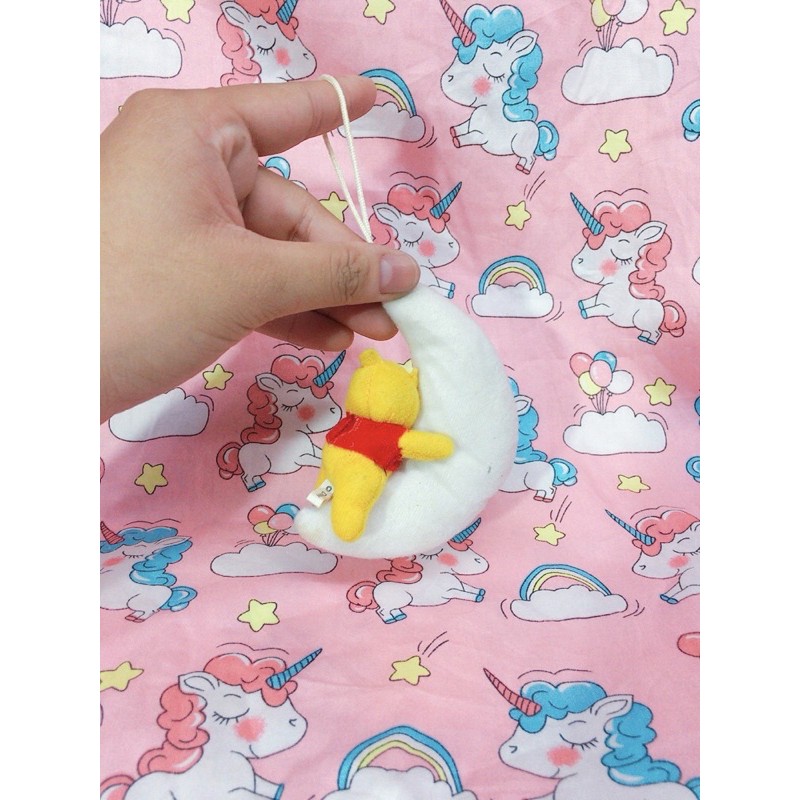 Móc Khoá Gâu Bông Pooh Ôm Mặt Trăng