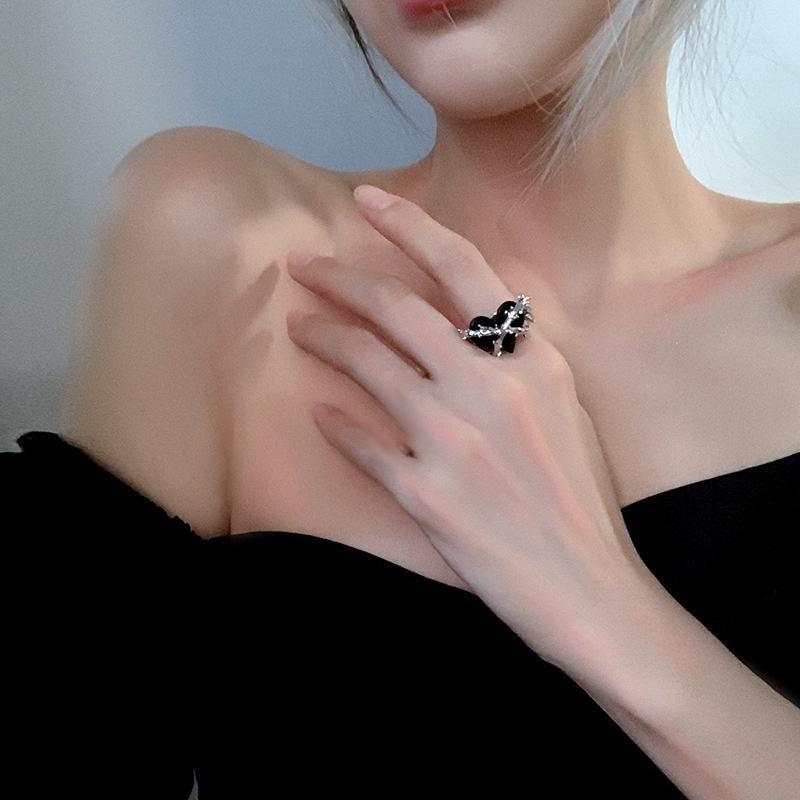 Nhẫn Hình Trái Tim Độc Đáo Phong Cách Thời Trang Mới 2022