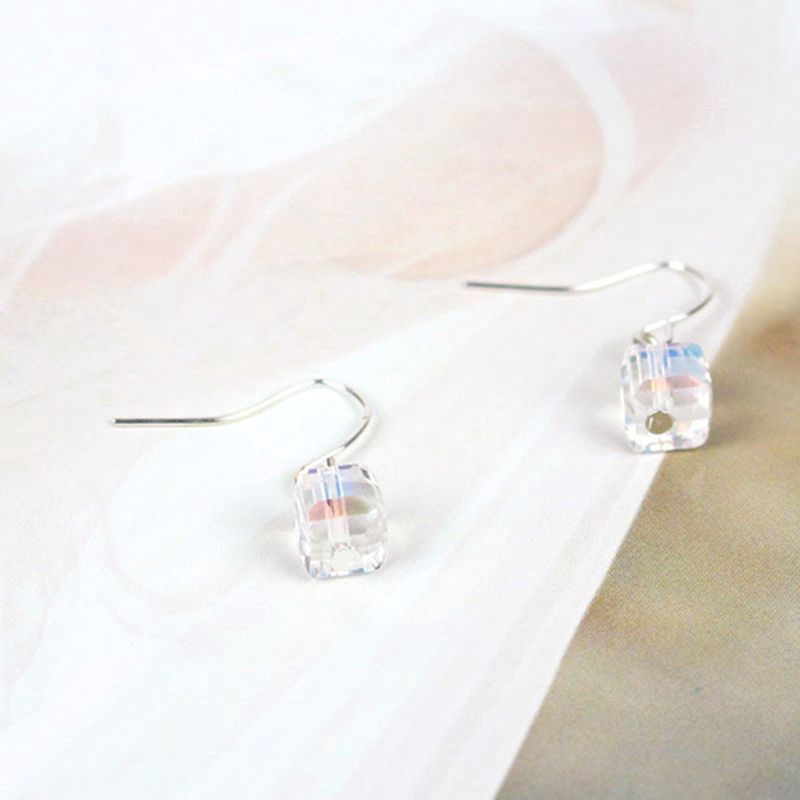 Khuyên Tai Đính Đá Pha Lê Vuông Sang Trọng Xinh Xắn