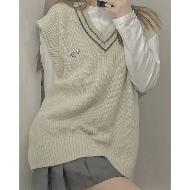 Áo len không tay Áo gile len cổ tim phong cách Ulzzang | BigBuy360 - bigbuy360.vn