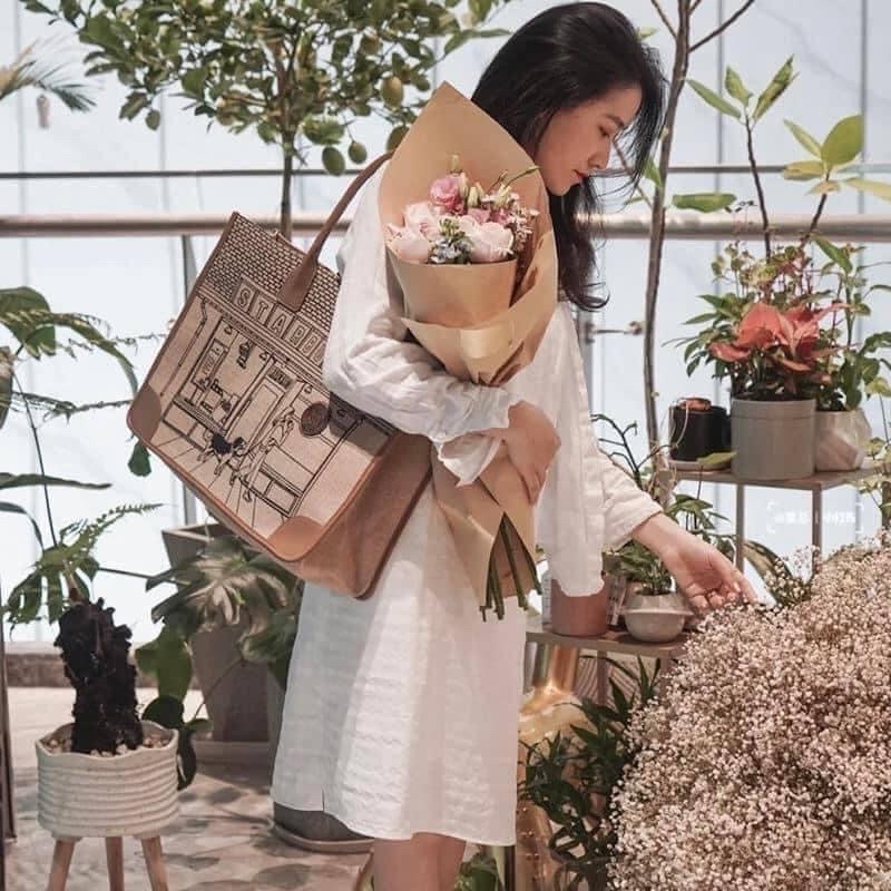 Túi Starbucks kiểu dáng Vintage đựng cả Thế Giới