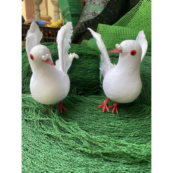 2 Chim bồ câu nhân tạo bằng xốp dùng để trang trí
