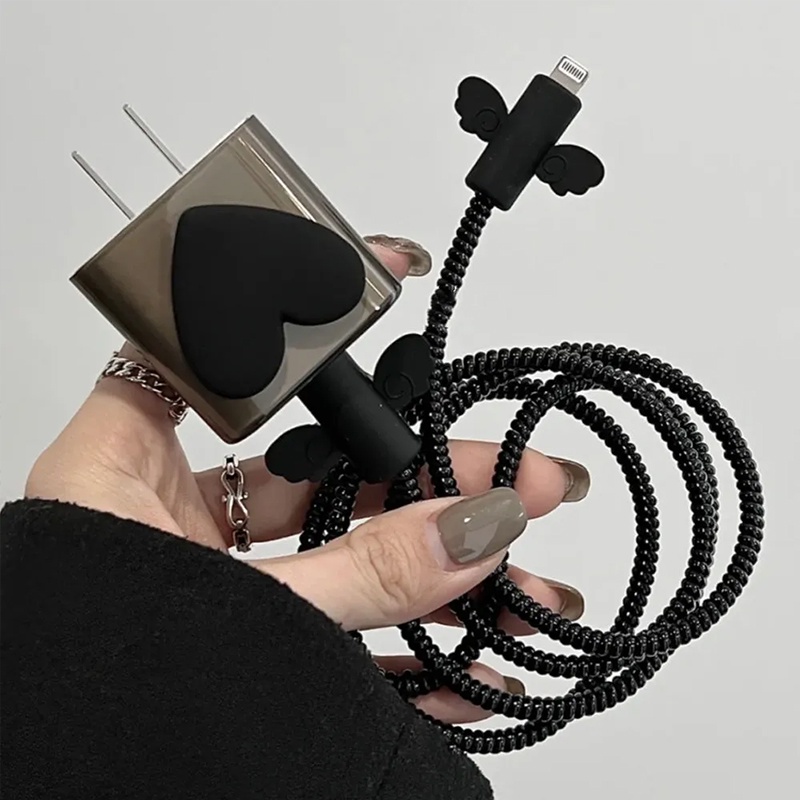 Vỏ Bọc Bảo Vệ Hộp Sạc Tai Nghe iPhone 18W 20W Màu Đen Bằng TPU Mềm