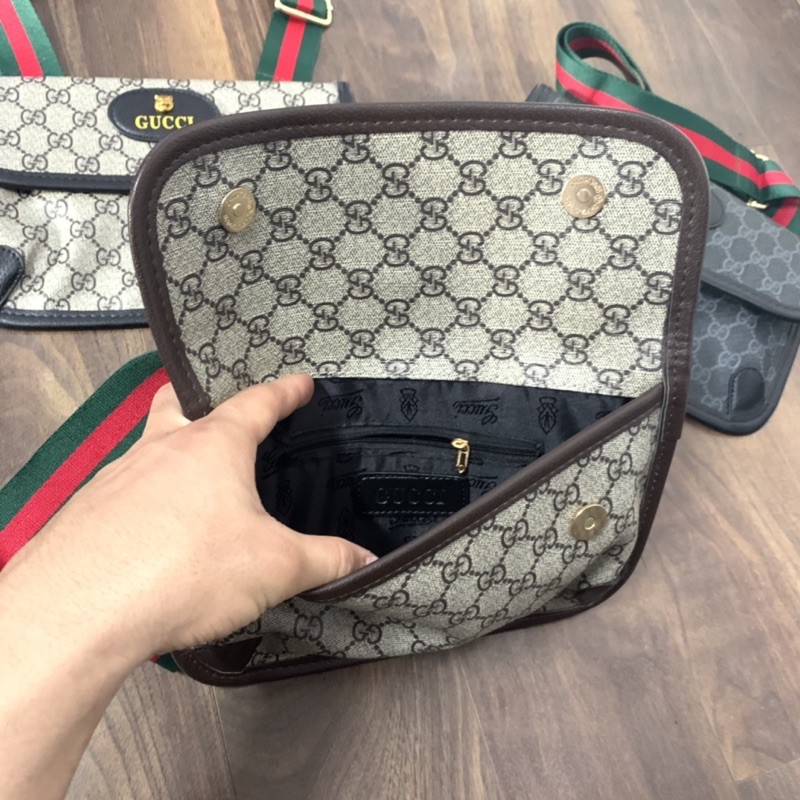 Túi Đeo Chéo Nam Nữ Da Dập Vân Chữ Monogram Xích Chéo Khoá Nam Châm/ Dây Vạch Màu Cao Cấp TC09P