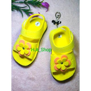 Giày xốp hoa vàng xinh cho bé gái