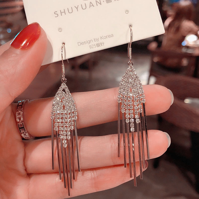 Đôi Khuyên Tai Dài Tua Rua Đính Đá Thời Trang Cho Nữ