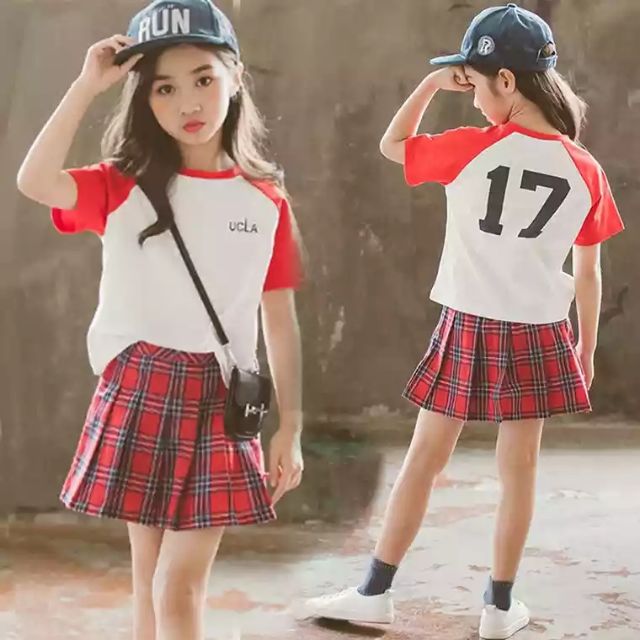 Set áo và chân váy kẻ bé gái