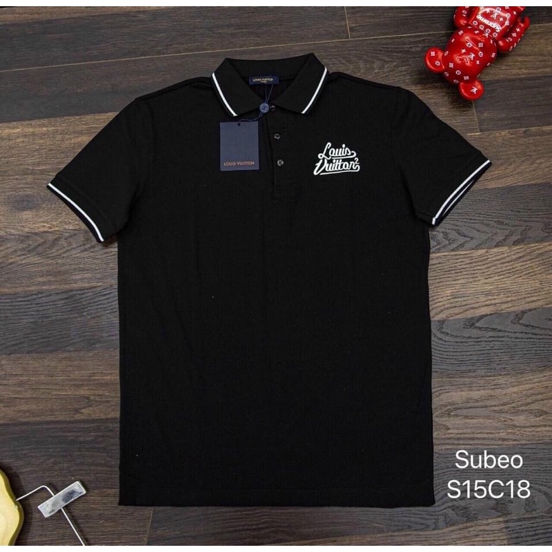 Áo thun nam cổ trụ, logo thêu đơn giản