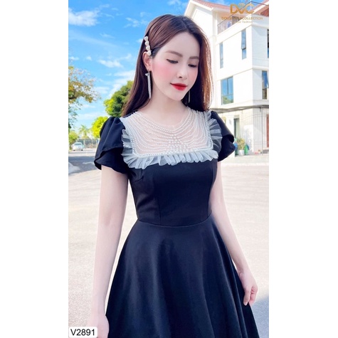 V2891 váy xoè đen cổ đính hạt