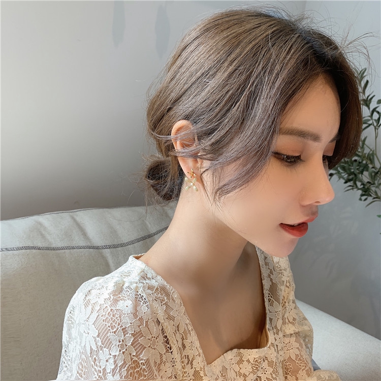 [Mã FASHIONT4FA2 giảm 10K đơn 50K] Bông Tai Mạ Bạc 925 Hình Bông Hoa Đính Đá Xinh Xắn Cho Nữ