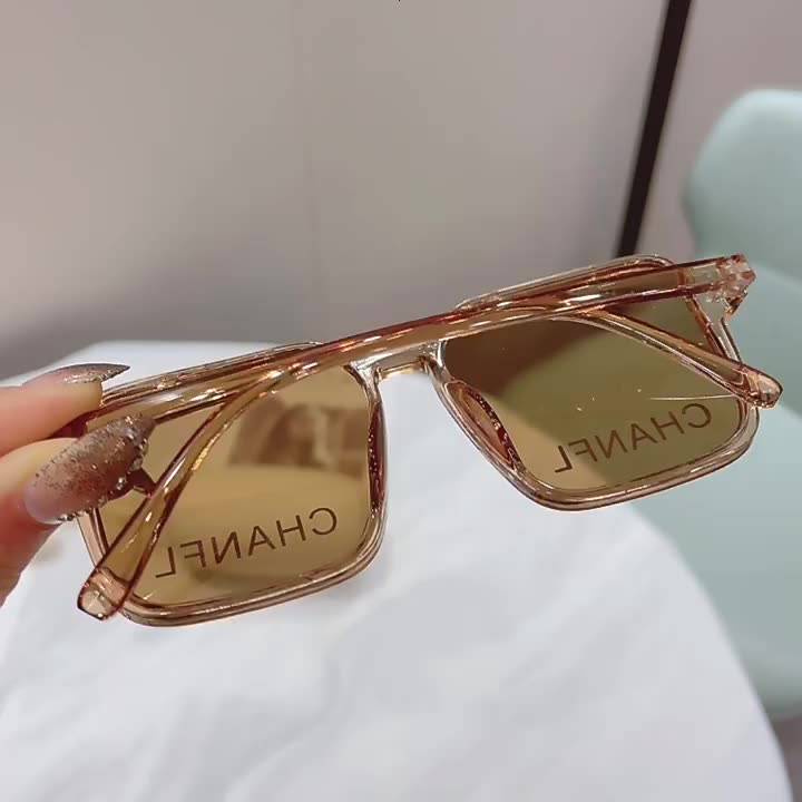 Kính râm thời trang in chữ chống tia cực tím cho trẻ em