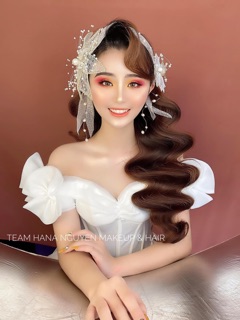 Cài tóc cô dâu hoa to