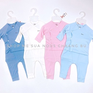 Bộ sơ sinh cúc cài chéo chất liệu an toàn cho làn da bé