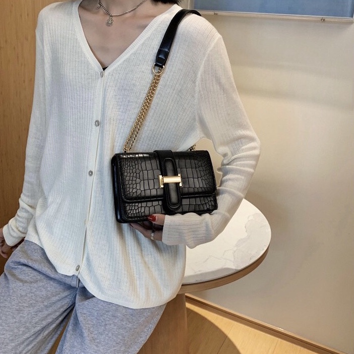 {HCM / CÓ SẴN}  TÚI XÁCH NỮ ĐEO CHÉO MÀU ĐEN DA CHẦN CAO CẤP KHÓA CHỮ H