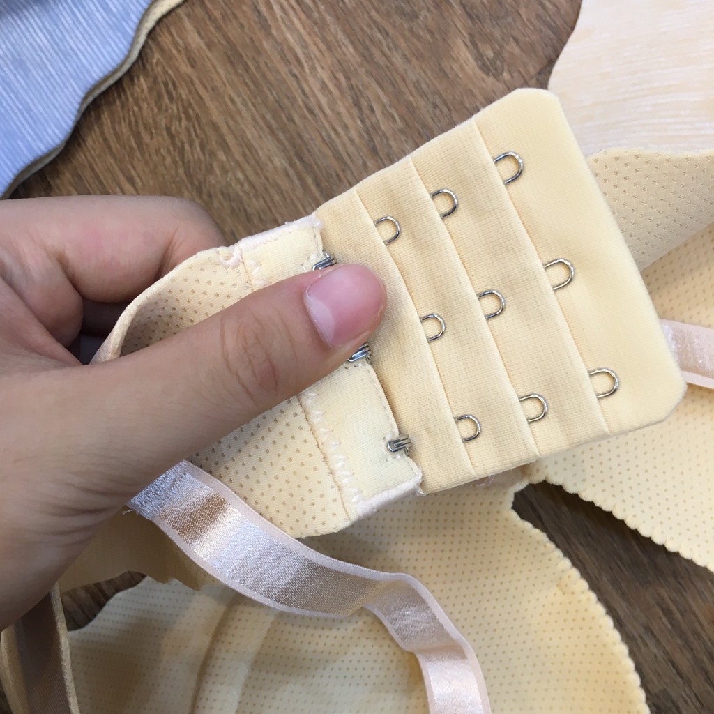 Áo Lót Nữ Đúc Su Kẻ Thông Hơi Đệm Dày Không Gọng Nâng Ngực Chất Liệu Thoáng Ms32