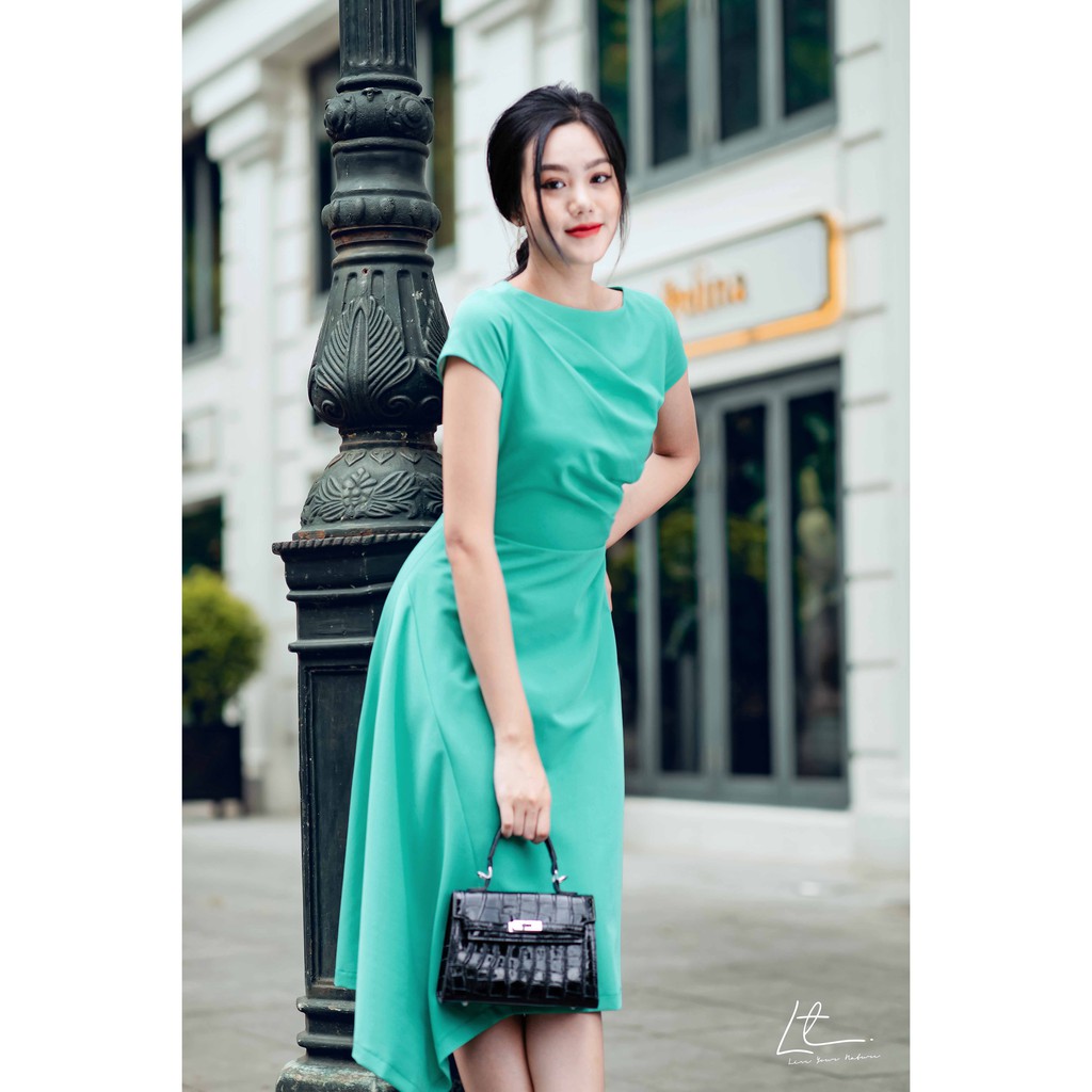 VÁY XÒE CỔ TRÒN LY EO VẠT XÉO SANG CHẢNH | BigBuy360 - bigbuy360.vn