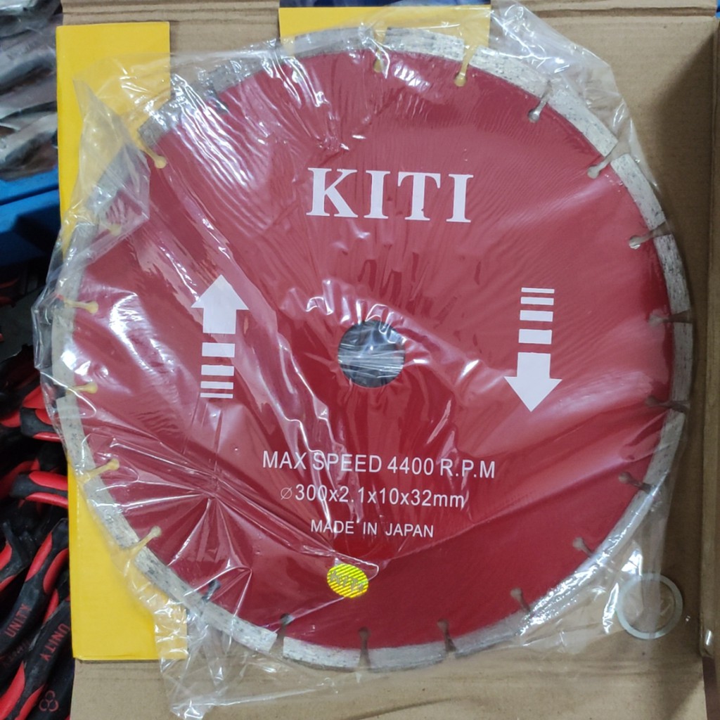 Lưỡi cắt bê tông 300mm răng thưa, dùng cắt đa năng tường, mặt đường, hàng KITI chính hãng (SS0803)