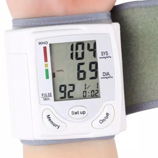 Đồng hồ đo huyết áp đeo tay kỹ thuật số chuyên 1