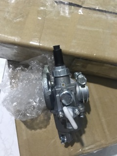 Bình xăng con ( bộ chế ) máy cắt cỏ T200. ĐƯỜNG KÍNH HỌNG GẮN CO XANG LÀ 21MM