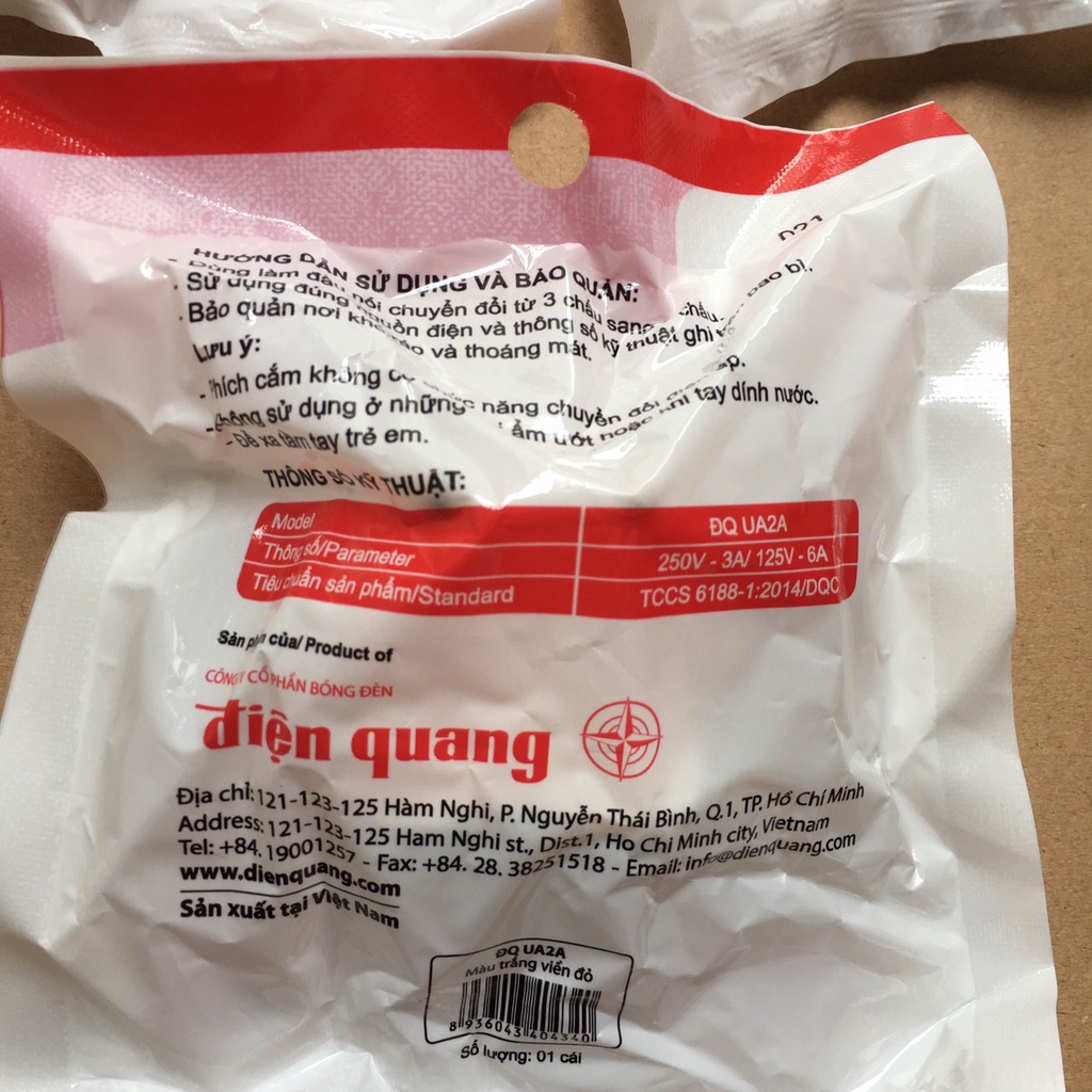 Phích cắm chuyển đổi Điện Quang đa năng từ 3 chân sang 2 chân, ổ cắm chuyển đổi đa năng , Đq UA2A